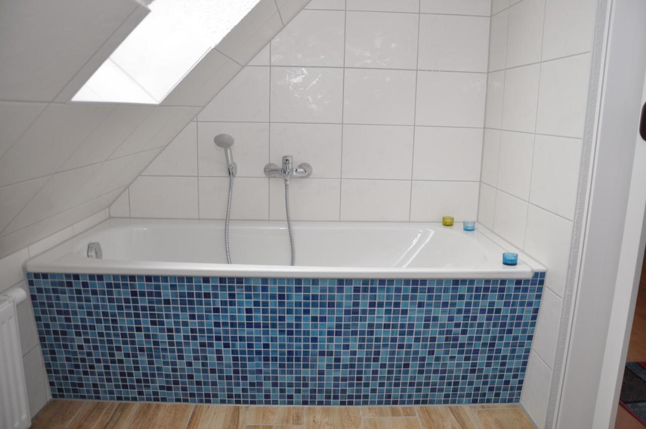 Ferienhaus Mueritzzauber / 1 Zimmer Dachgeschoss-Appartement Röbel Zewnętrze zdjęcie